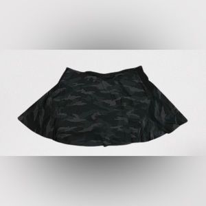 Large black camo Athleta Point Skort With undershorts